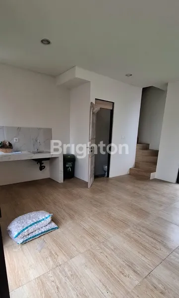 image RUMAH 1 MILYAR LIPPO KARAWACI (2)