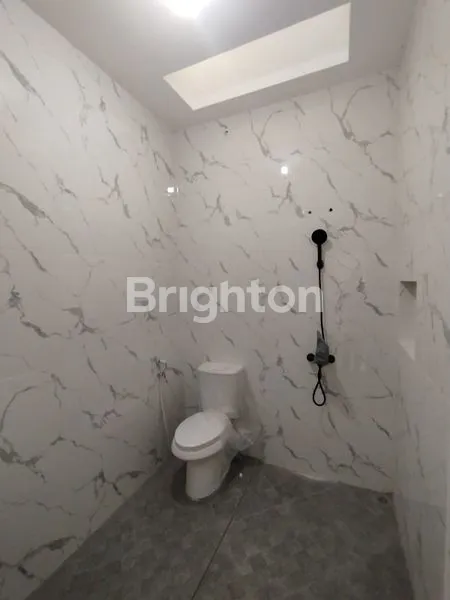 image RUMAH 2LANTAI BARU GRESS  MINIMALIS, DI SEMAMPIR TENGAH (8)