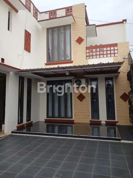 RUMAH BESAR 2 LANTAI BANYAK KAMAR DI PURWOKERTO