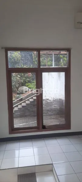 image RUANG USAHA DI MAINROAD SURYA SUMANTRI ( PASTEUR ) BANDUNG (4)