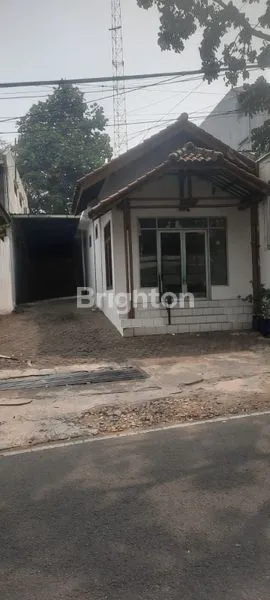 RUANG USAHA DI MAINROAD SURYA SUMANTRI ( PASTEUR ) BANDUNG