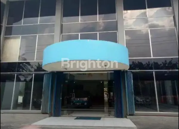 image GEDUNG 2 LANTAI SIAP PAKAI DI SEMARANG TIMUR. BISA DIPAKAI UNTUK SHOWROOM, BANK, BENGKEL, TOKO, DLL (1)