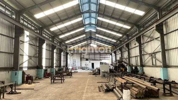 PABRIK 5200 M2 DI CURUG AKSES CONTAINER 40FT