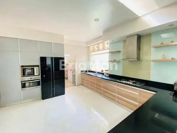 image RUMAH MEWAH FURNISHED RAYA DHARMAHUSADA, SUPER STRATEGIS DI SURABAYA TIMUR (7)