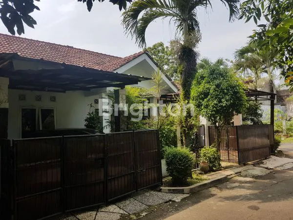 RUMAH HOEK DI LIMUS PRATAMA REGENCY