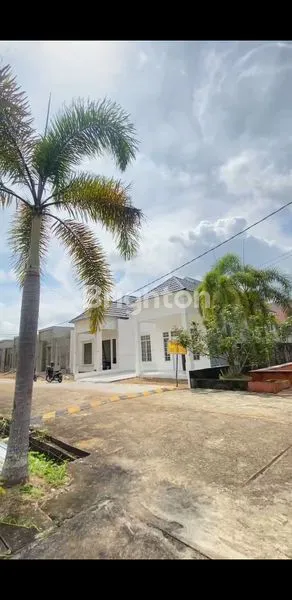 image RUMAH CANTIK DI CLUSTER GOLDEN CITY SERDAM (2)