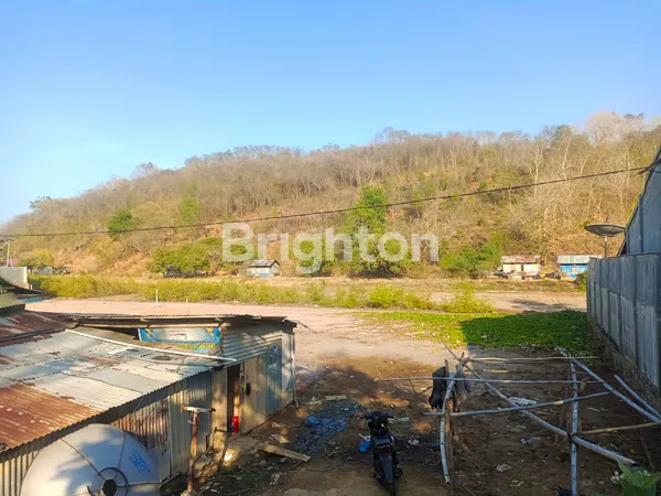 TANAH LAPANG DAERAH LABUAN BAJO.