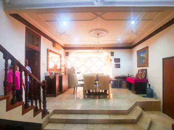 image RUMAH 2LANTAI LUAS RAPI DI TOMANG RAYA JAKARTA BARAT (2)