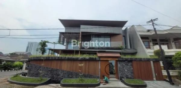 image MANYAR KERTAJAYA, TROPICAL HOUSE WITH WATERFALL, DKT MANYAR KERTOARJO (1)