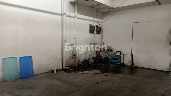 image RUMAH USAHA DI RAYA MANYAR REJO (5)