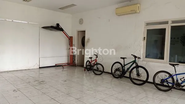 image RUMAH USAHA DI RAYA MANYAR REJO (4)