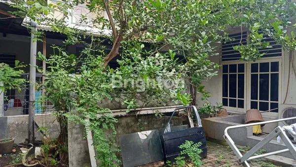 image RUMAH USAHA DI RAYA MANYAR REJO (8)