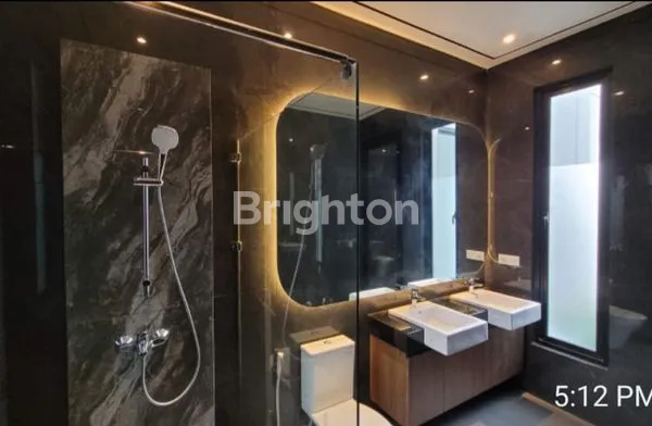 image RUMAH MANYAR MEWAH DENGAN WATERFALL DEKAT GALAXY MALL, KERTAJAYA, MERR, DHARMAHUSADA, PAKUWON CITY (7)