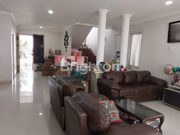 image RUMAH CLUSTER OLEASTER GADING SERPONG (1)