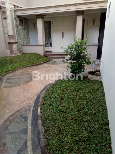 image RUMAH MEWAH DHARMAHUSADA INDAH LOKASI ELIT DEKAT GALAXY MALL RAYA DHARMAHUSADA RAYA KERTAJAYA INDAH RAYA MANYAR KERTOARJO (5)