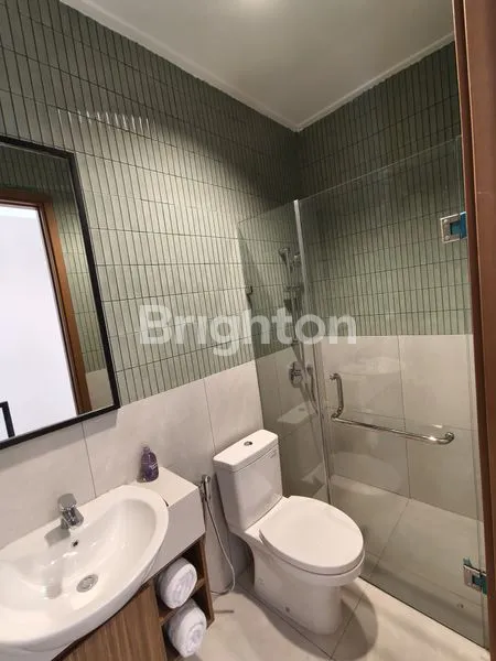 image RUMAH 2 LANTAI DENGAN LINGKUNGAN EKSKLUSIF DAN MEWAH (3)