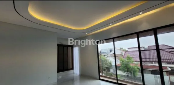 image RUMAH BARU 2 LT DI MANYAR KERTOADI (7)