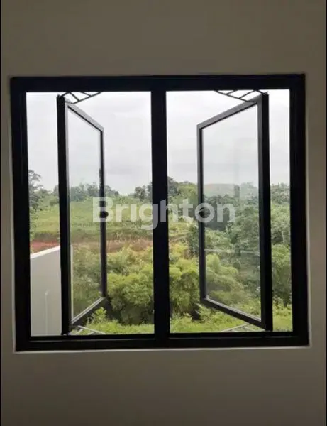 image RUMAH 2 LANTAI KONDISI BARU, NYAMAN DAN SIAP HUNI (2)