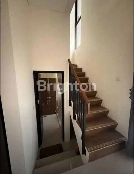 image RUMAH 2 LANTAI KONDISI BARU, NYAMAN DAN SIAP HUNI (3)