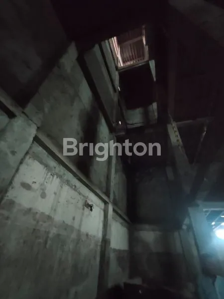 image BANGUNAN BEKAS SARANG WALLET (2)