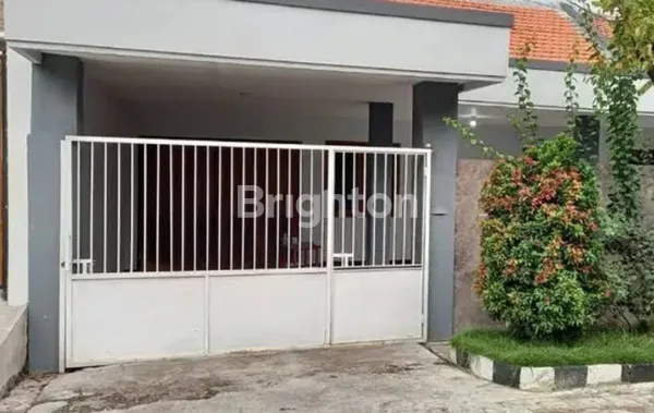 image RUMAH SIAP HUNI TERAWAT DI RUNGKUT, LOKASI STRATEGIS (1)