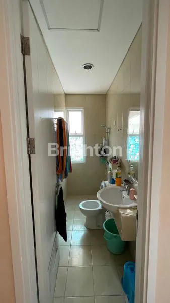 image RUMAH NYAMAN AMAN DAN LOKASI STRATEGIS DI HYLAND GREENWICH BSD (8)