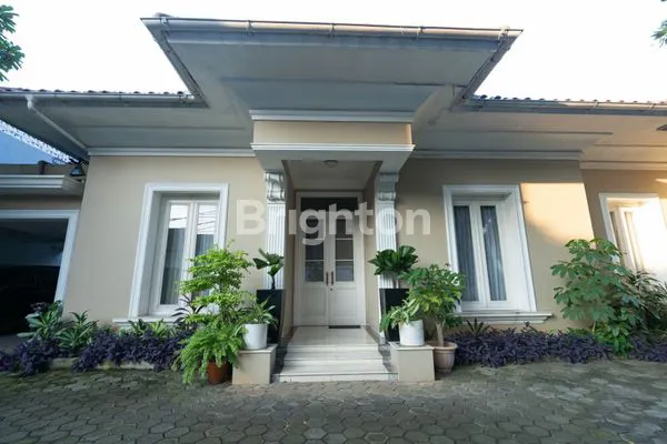 image DIJUAL RUMAH MEWAH SIAP HUNI DIKEMANG DALAM, JAKSEL (1)