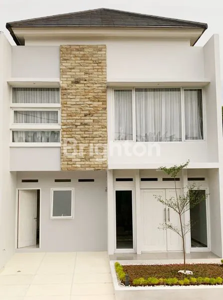 image RUMAH BARU MODERN MINIMALIS 2 LANTAI SIAP HUNI POSISI HOEK (1)