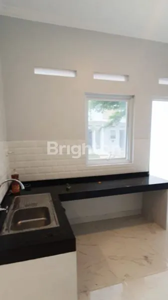 image RUMAH BARU MODERN MINIMALIS 2 LANTAI SIAP HUNI POSISI HOEK (7)