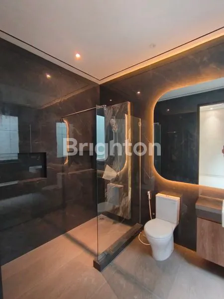 image RUMAH MEWAH HOOK MANYAR KERTOADI DEKAT GALAXY MALL & ITS (8)