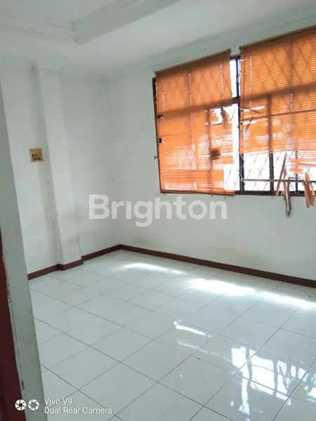 image RUKO SIAP HUNI LOKASI STRATEGIS  3 LANTAI JAKRTA PUSAT (5)