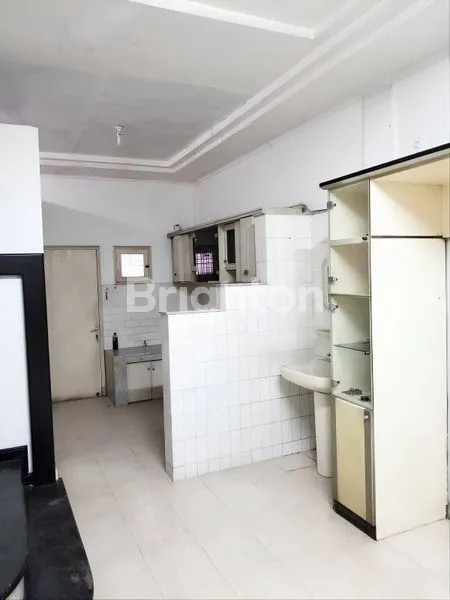 image RUKO INTI KOTA. DAERAH JL. SEIKERA. 4 MENIT KE SEKOLAH SUTOMO 1, 5 MENIT KE MALL CENTER POINT & THAMRIN PLAZA (3)