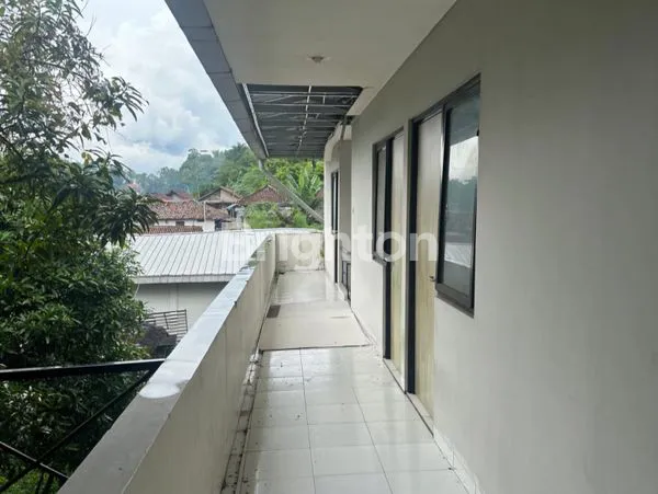 image GEDUNG SHOW ROOM MOBIL RANGKAS BITUNG 2 LANTAI SIAP DIPAKAI (8)