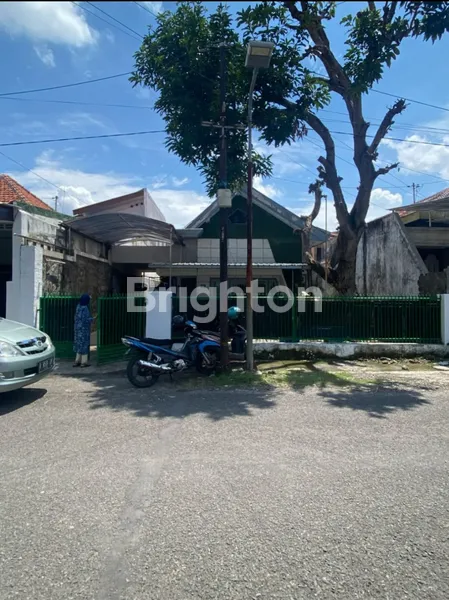 image DIJUAL CEPAT RUMAH MURAH TERAWAT STRATEGIS  PUCANG, SURABAYA PUSAT (2)