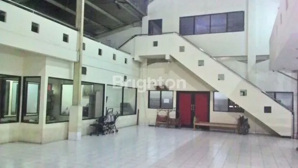 image GEDUNG UKURAN BESAR COCOK UNTUK KANTOR ATAU WORKSHOP DI LENTENG AGUNG JAKARTA SELATAN (2)