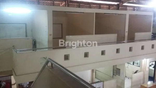 image GEDUNG UKURAN BESAR COCOK UNTUK KANTOR ATAU WORKSHOP DI LENTENG AGUNG JAKARTA SELATAN (3)