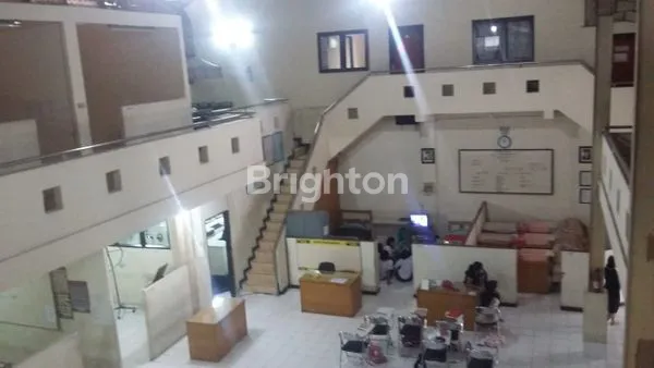 image GEDUNG UKURAN BESAR COCOK UNTUK KANTOR ATAU WORKSHOP DI LENTENG AGUNG JAKARTA SELATAN (7)