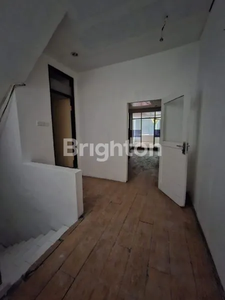 image RUKO DI KUTA DI JALAN RAYA BY PASS NGURAH RAI DEKAT DENGAN BANDARA INTL AIRPORT I GUSTI NGURAH RAI (8)