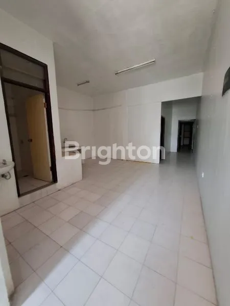 image RUKO DI KUTA DI JALAN RAYA BY PASS NGURAH RAI DEKAT DENGAN BANDARA INTL AIRPORT I GUSTI NGURAH RAI (4)