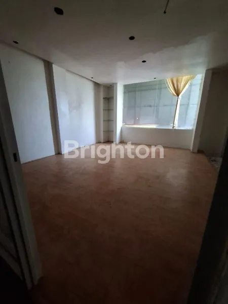 image RUKO DI KUTA DI JALAN RAYA BY PASS NGURAH RAI DEKAT DENGAN BANDARA INTL AIRPORT I GUSTI NGURAH RAI (5)