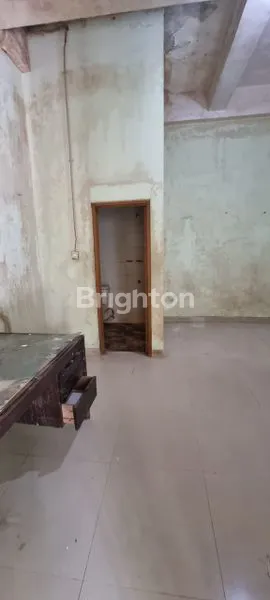 image RUMAH SIAP HUNI 2 LANTAI KEMAYORAN (2)