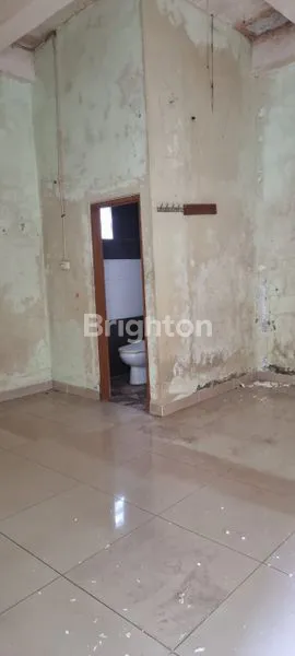 image RUMAH SIAP HUNI 2 LANTAI KEMAYORAN (5)