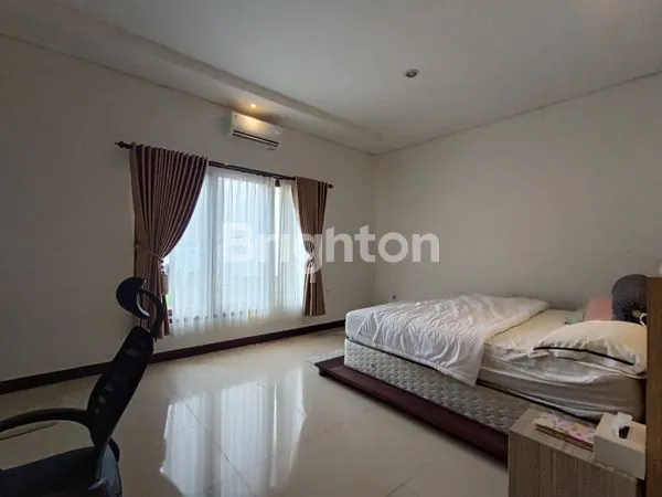 image RUMAH VILLA MODERN FULL FURNISH SIAP HUNI  (7)