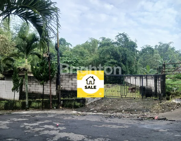 TANAH DIKELILINGI BIARA DAN KAMPUS