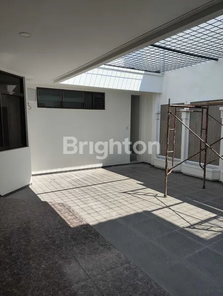 image RUMAH RAYA SUKOMANUNGGAL JAYA NOL JALAN RAYA (8)