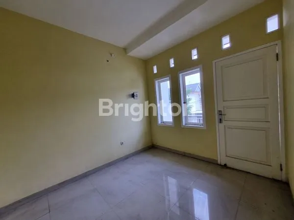 image RUMAH 2 LANTAI MURAH READY PROMO LANGSUNG MASUK (6)