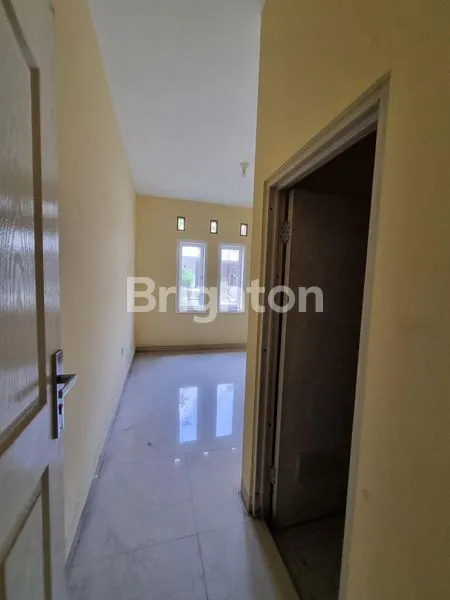 image RUMAH 2 LANTAI MURAH READY PROMO LANGSUNG MASUK (5)