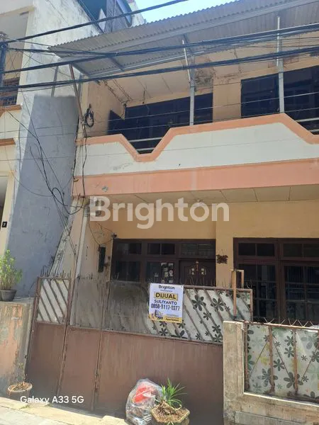 image RUMAH 2 1/2 LANTAI PADEMANGAN (1)