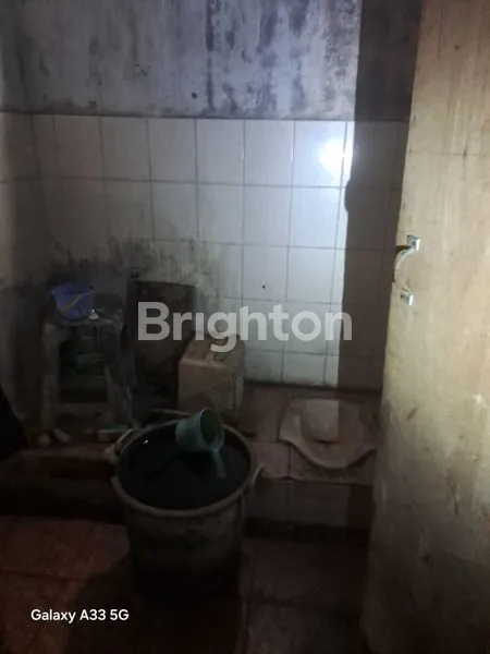 image RUMAH 2 1/2 LANTAI PADEMANGAN (5)