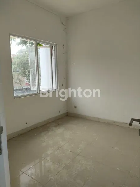 image RUMAH SIAP HUNI SERPONG LAGOON (2)